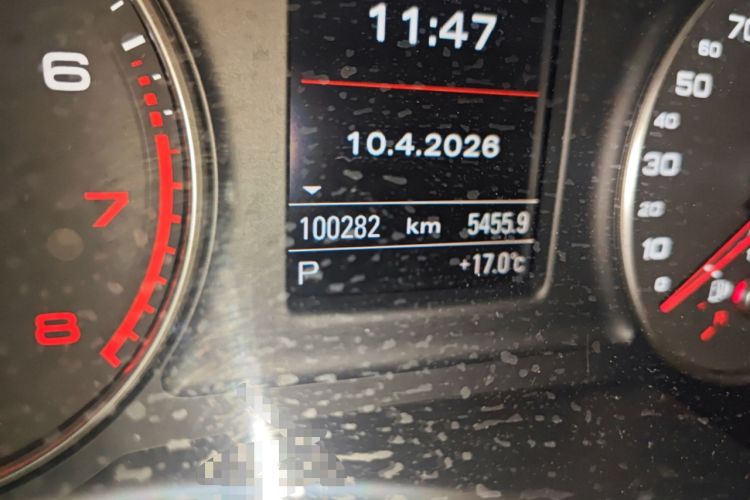 Used Audi Q3 2013 35 TFSI Comfort Model Odometer Close Up