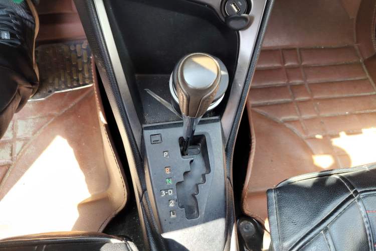 Used Toyota YARiS L Zhi Xuan 2015 1.5E Automatic Charm Edition