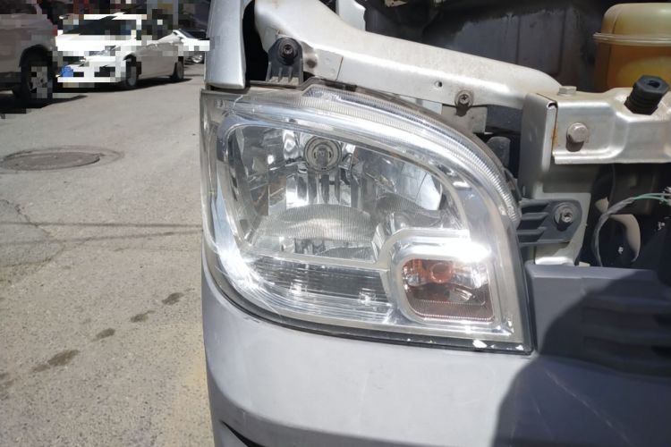 Used Wuling Zhiguang 2020 1.2L Practical Model China VI LSI Right Front Headlight