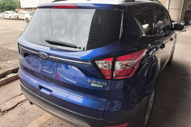 Used Ford Kuga 2018 EcoBoost 180 Two-Wheel-Drive Platinum Edition
