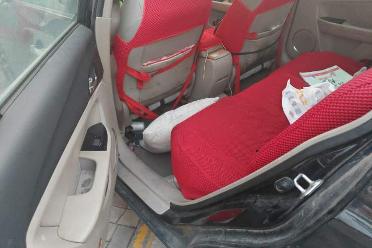 Used Bestune B50 2013 1.6L manual luxury version
