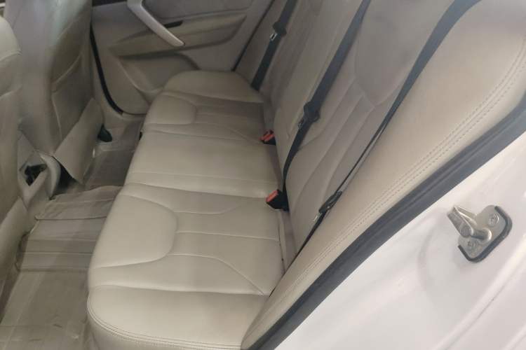 Used Geely Auto Emgrand 2016 Sedan 1.5L CVT Luxury Model