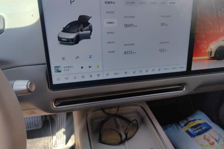 Used Li Auto i6 2025 Model Two-Wheel-Drive Standard Type Audio And AC Panel