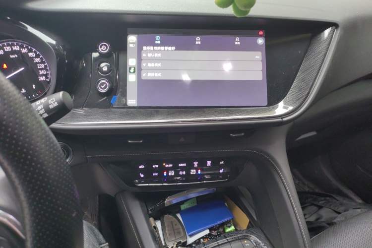 Used Buick Envision 2021 Encore Plus 652T 7-Seater Four-Wheel-Drive Luxury Model Audio And AC Panel