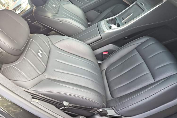 Used ONVO Luxeed L90 2025 Model—Pro Six-Seater Version