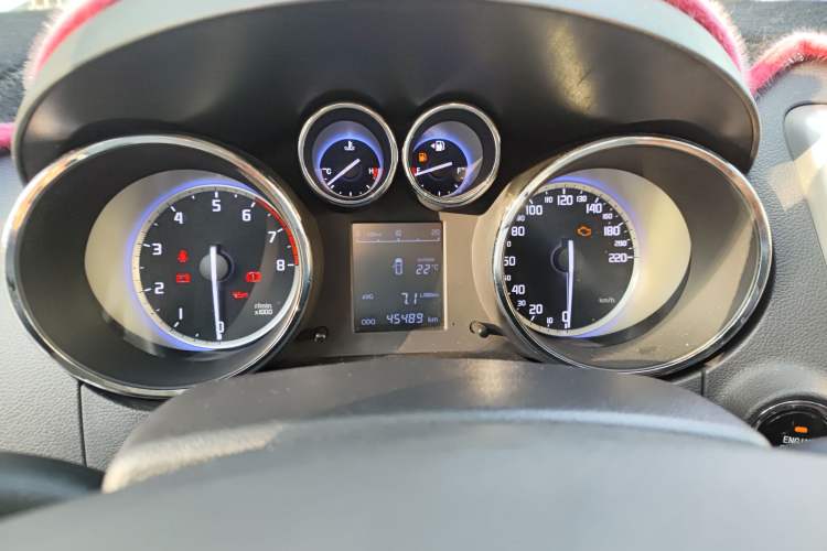 Used CHANGAN CS35 2016 1.6L Manual Luxury Model China V Standard