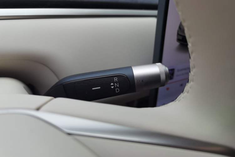 Used ONVO Luxeed L90 2025 Model—Max Six-Seater Version