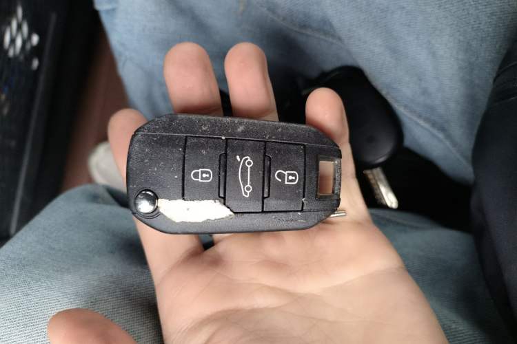 Used Peugeot 3008 2015 2.0L Automatic Classic Edition