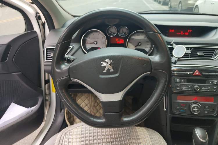 Used Peugeot 308 2013 1.6L Automatic Fashion Model Steering Wheel
