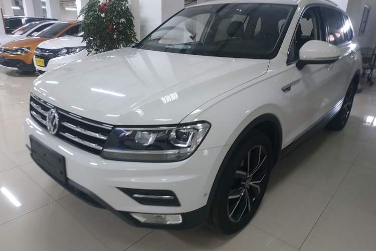 Used Volkswagen Tiguan L 2019 330TSI Automatic Two-Wheel Drive Smart Luxury Version China V Emission Standard