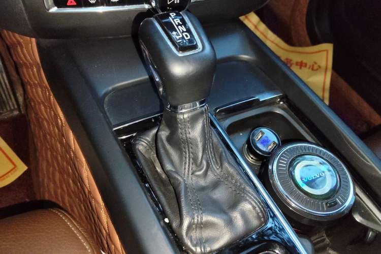 Used Volvo XC60 2019 T5 4x4 Smart Edition China V Standard Gear Lever