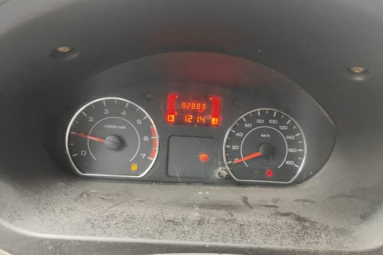 Used Wuling Rongguang V 2015 1.2L Practical Model
