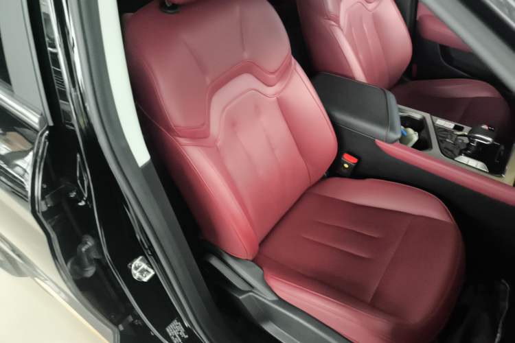 Used JETOUR X70 2024 1.5T DCT Glory PRO 5-Seater
