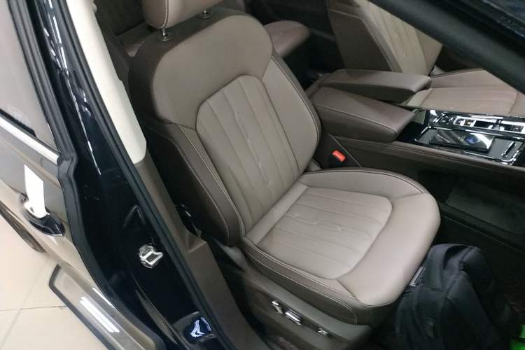 Used Volkswagen Viloran 2024 380TSI Luxury Edition Right Front Seat