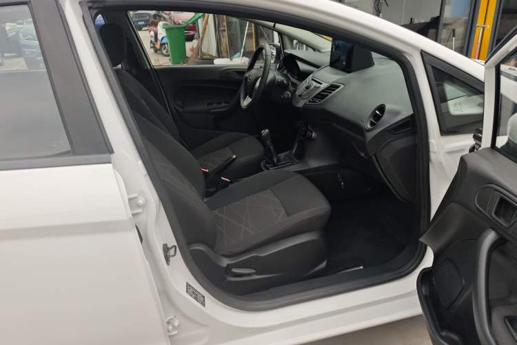 Used Ford Fiesta 2013 Sedan 1.5L Manual Fashion Edition