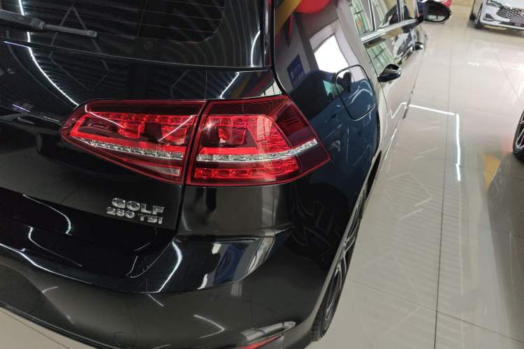 Used Volkswagen Golf 2017 280TSI Automatic R-Line Million-Vehicle Commemorative Edition