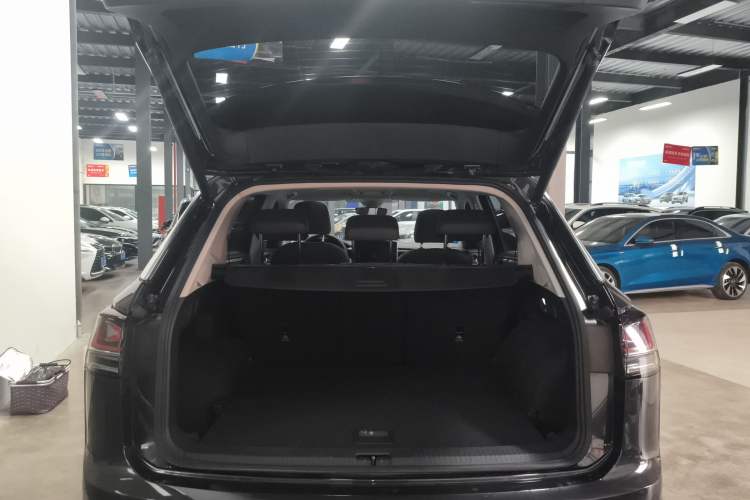 Used Volkswagen Tayron 2023 280TSI Two-Wheel-Drive Luxury Plus Advanced Version Trunk