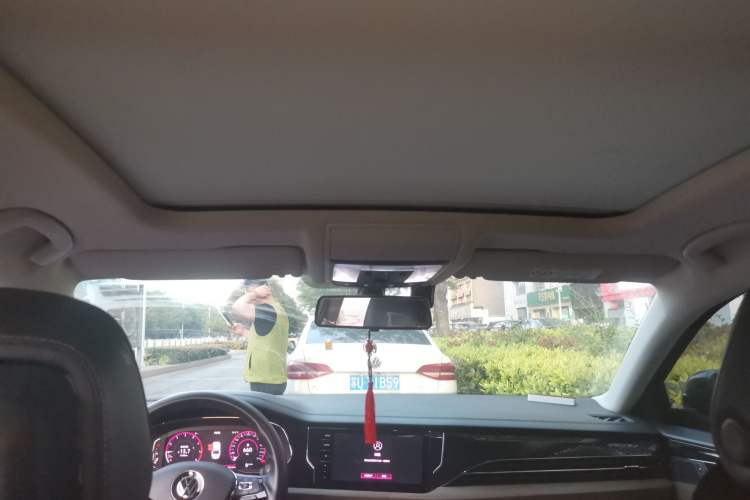 Used Volkswagen Passat 2020 Revised Version 330TSI Luxury Edition China VI Standard
