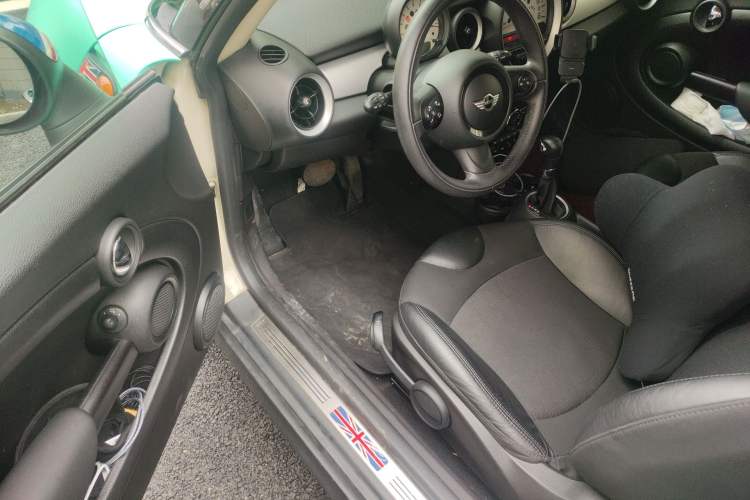 Used MINI 2011 1.6L COOPER Fun
