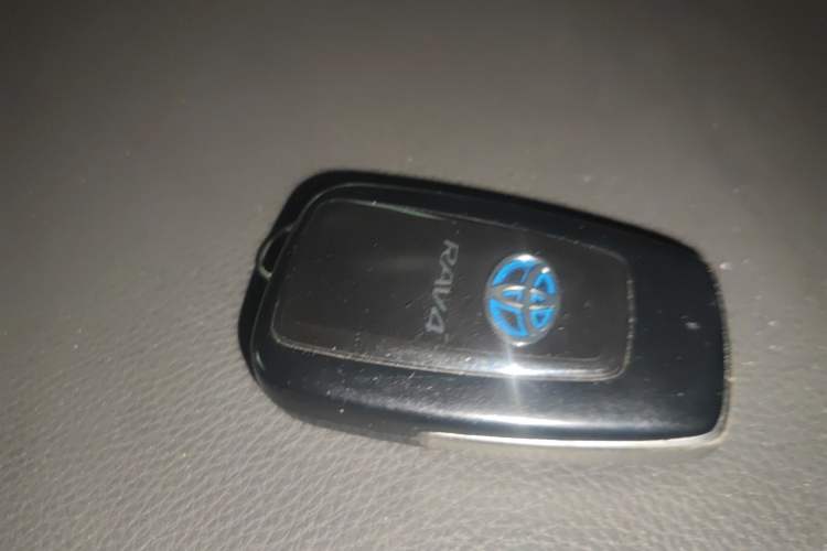 Used Toyota RAV4 2020 Dual-Engine 2.5L E-CVT 4x4 Elite PLUS Edition