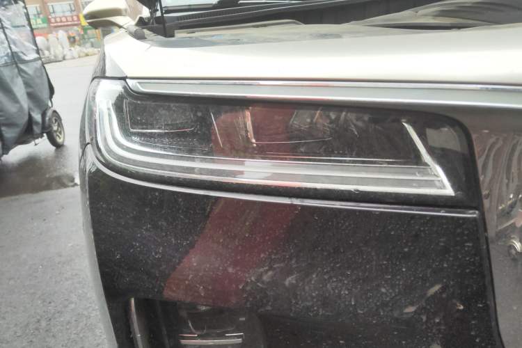 Used Hongqi H9 2020 2.0T Smart Connect Flagship Edition Right Front Headlight