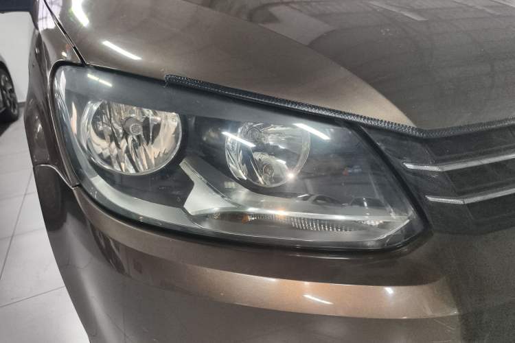 Used Volkswagen Touran 2011 1.4T DSG Zhiya Edition 5 Seats Right Front Headlight