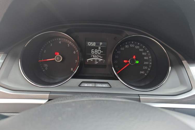 Used Volkswagen Bora 2017 1.6L Automatic Fashion Model Odometer Close Up