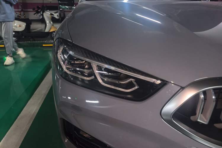 Used BMW 8 Series 2022 840i Four-Door Coupe M Sport Package Right Front Headlight