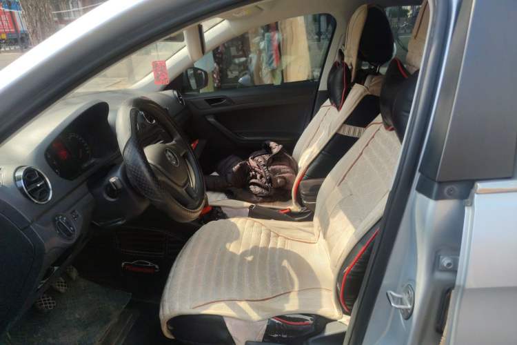 Used Volkswagen Jetta 2017 1.5L Manual Fashion Edition
