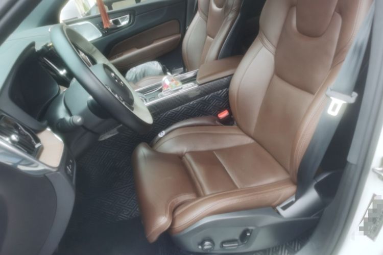 Used Volvo XC60 New Energy 2022 T8 Plug-in Hybrid Long-Range All-Wheel Drive Luxury Edition
