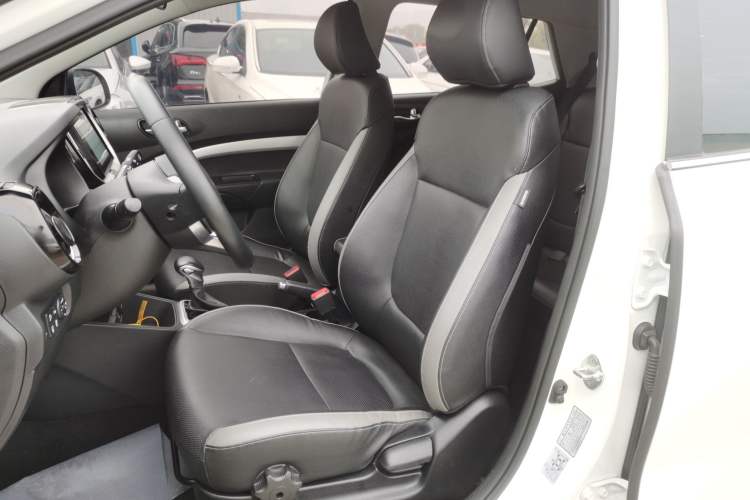 Used Kia kx1 Stonic 2021 1.4L CVT Sunroof Model