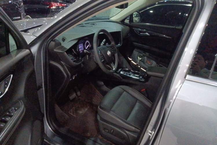 Used Buick Envision 2022 Encore S 552T Two-Wheel-Drive Luxury Model Driver Seat