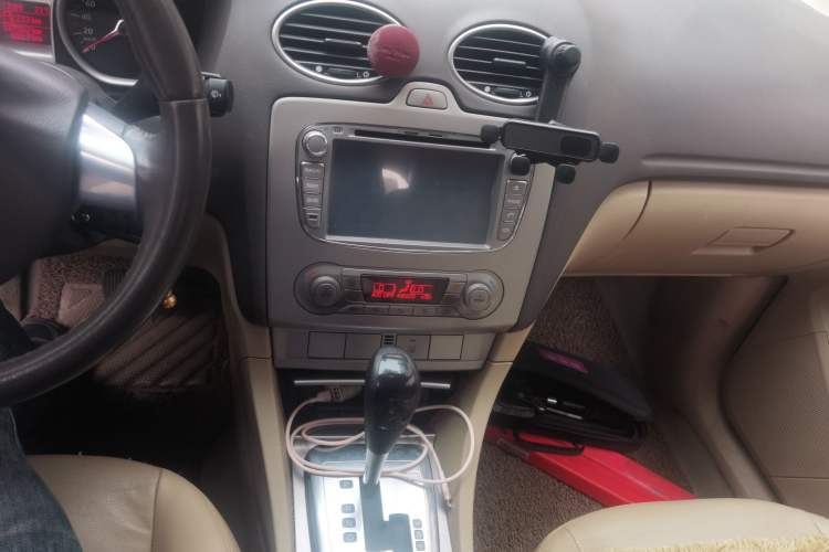 Used Ford Focus 2013 Hatchback Classic 1.8L Automatic Fashion Edition
