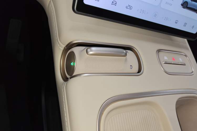 Used Nio ES6 2024 75 kWh Gear Lever