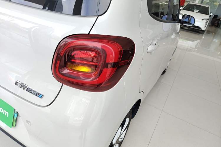Used Wuling Hongguang MINIEV 2025 Four-Door Version Zhenxiang+ Edition Right Rear Taillight