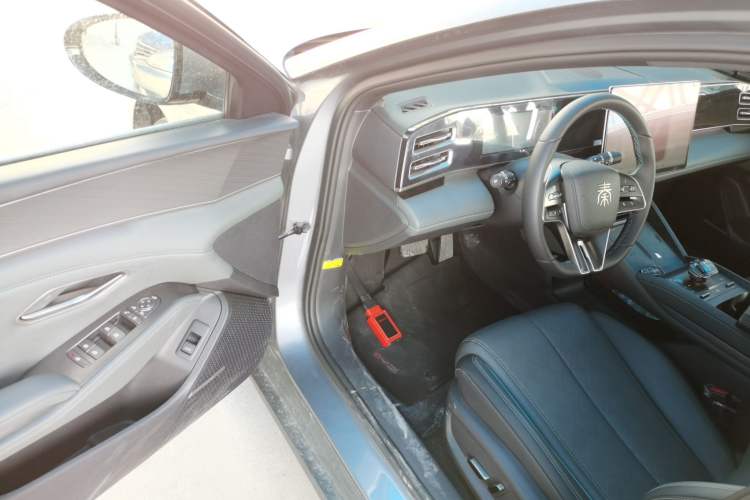 Used BYD Qin L 2024 DM-i 120KM Excellence Model Driver Seat