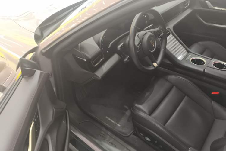 Used Porsche Taycan 2022-Year Updated Taycan