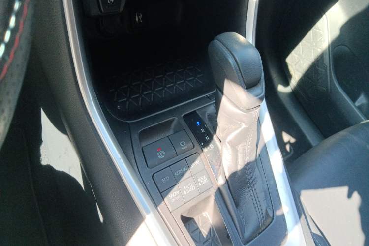 Used Toyota Wildlander 2020 2.0L CVT 4x4 Luxury Edition