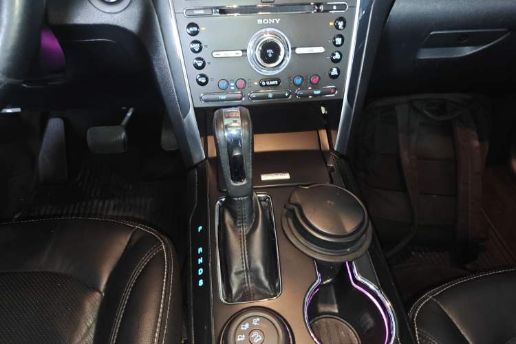 Used Ford Explorer 2016 2.3T Elite Edition Gear Lever