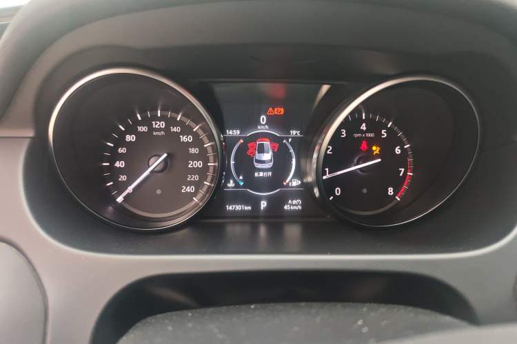 Used Land Rover Discovery Sport 2017 2.0T PURE Instrument Cluster