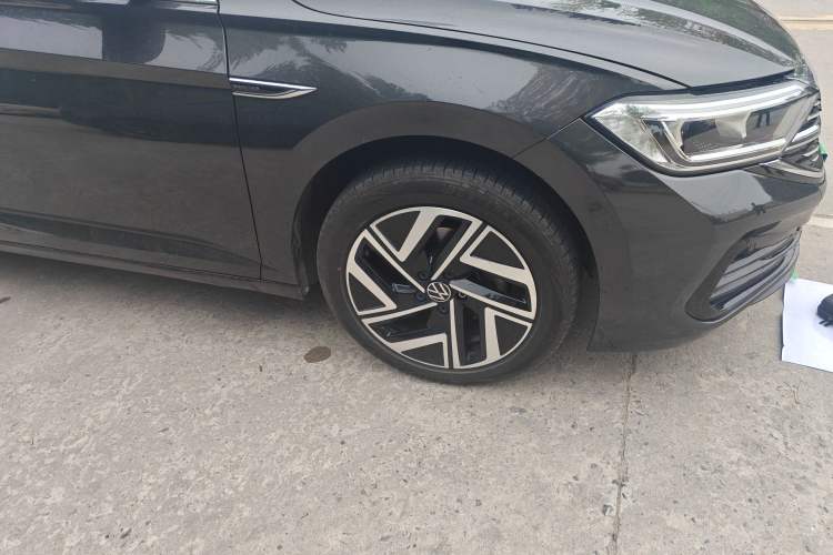 Used Volkswagen Sagitar 2025 300TSI DSG Excellence Edition Right Front Wheel Hub