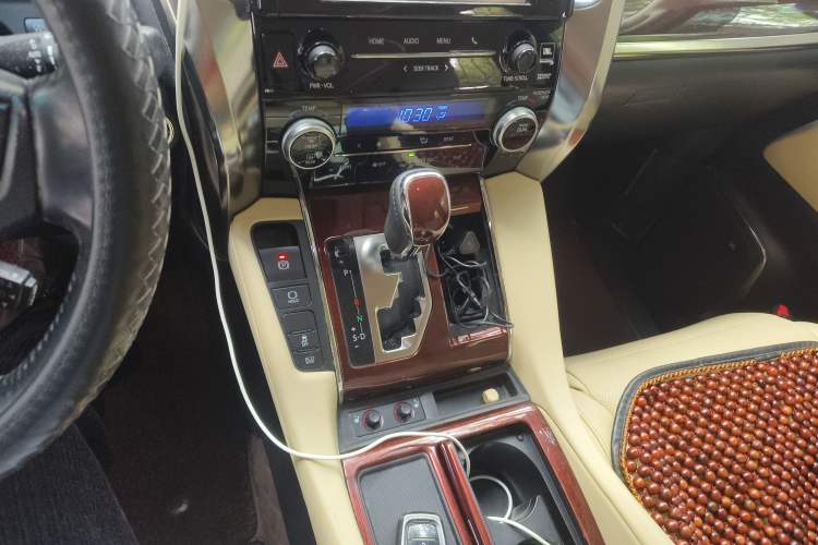 Used Toyota Alphard 2015 3.5L Luxury Edition