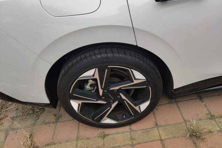 Used Lynk & Co 07 2024 EM-P 126 Long-Range Ultra
