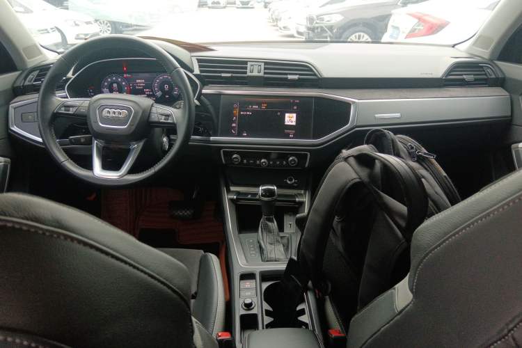 Used Audi Q3 2019 35 TFSI Advanced Dynamic Edition Center Console