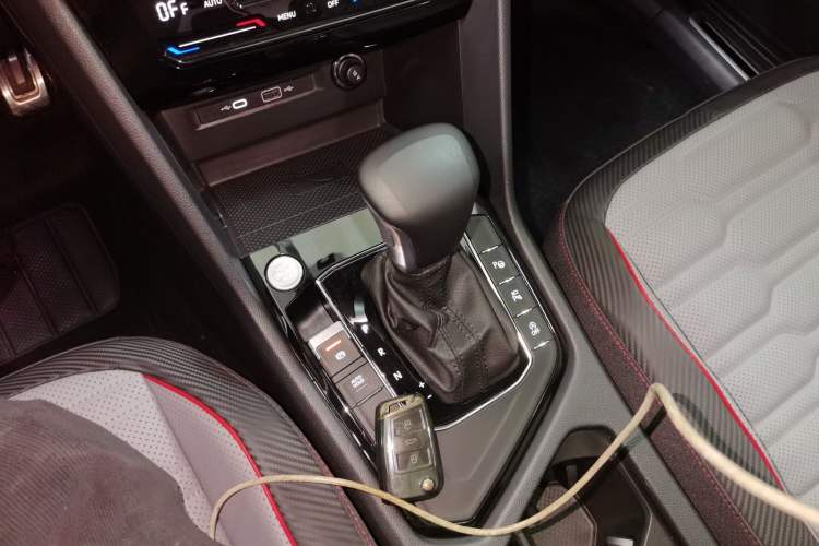 Used Volkswagen Tiguan L 2023 Restyled 330TSI Automatic Two-Wheel Drive R-Line Flagship Edition Gear Lever