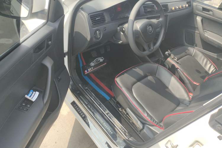 Used Volkswagen Santana 2016 1.6L Manual Fashion Edition Driver Seat