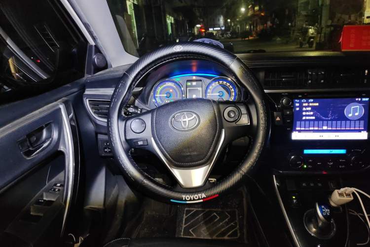 Used Toyota Corolla 2016 Dual-Engine 1.8L E-CVT Elite Edition Steering Wheel