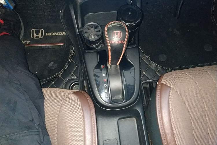 Used Honda Fit 2018 1.5L CVT Comfort Sunroof Version Gear Lever