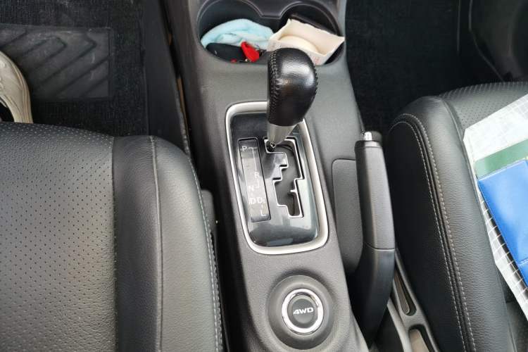 Used Mitsubishi Outlander 2013 2.0L 4x4 Urban Navigation Edition 5 Seats Gear Lever