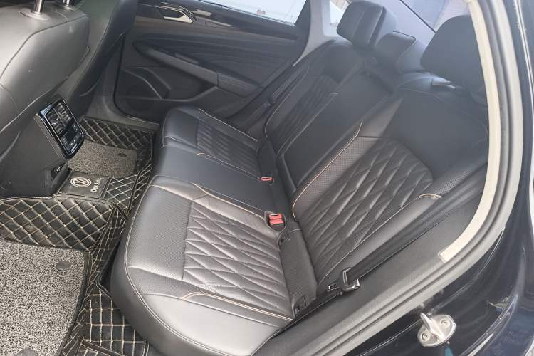 Used Volkswagen Passat 2020 330TSI Luxury Edition China VI
